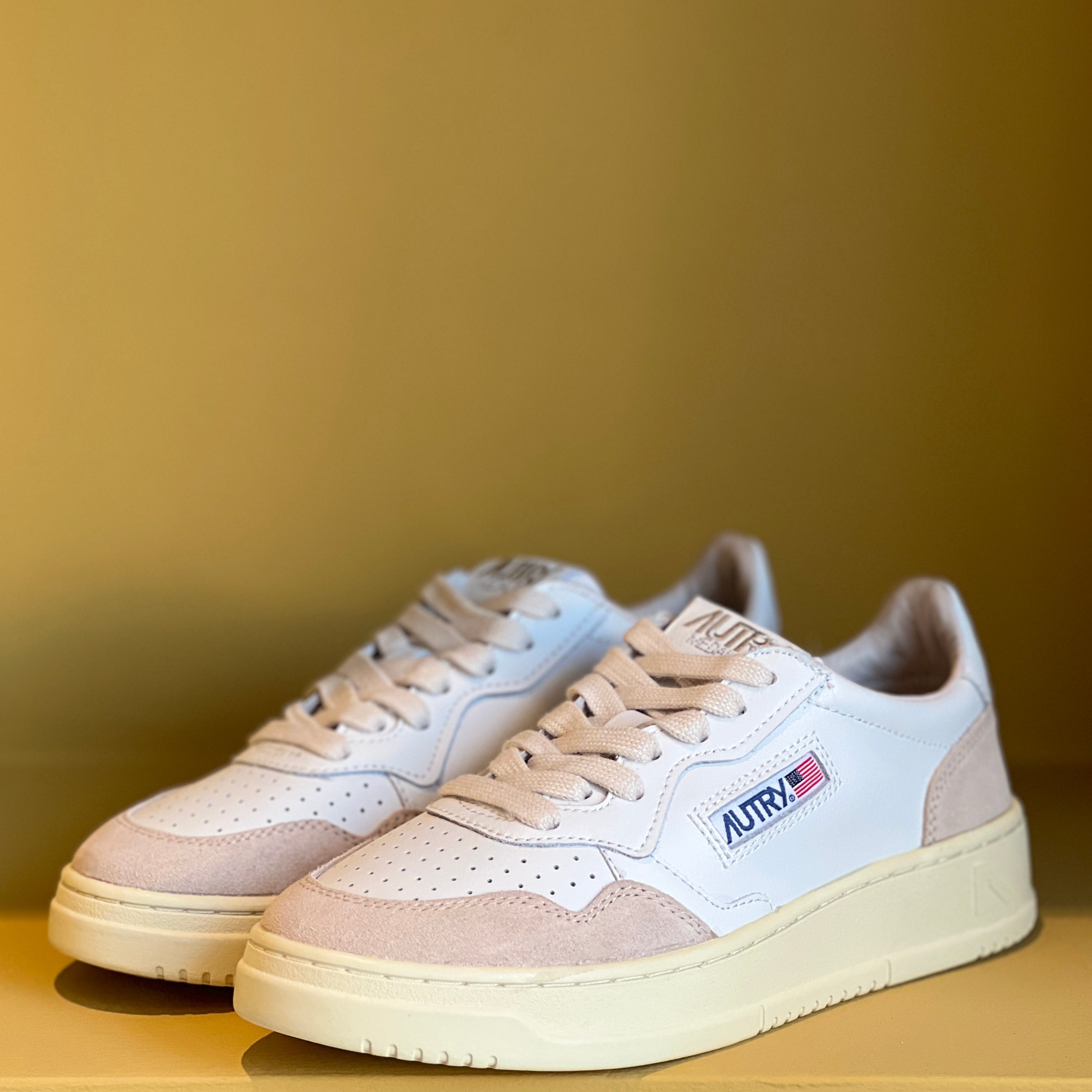 AUTRY - SNEAKERS LOW SUEDE E BIANCO